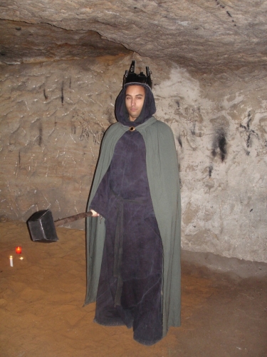 Morgoth ve svých komnatách.