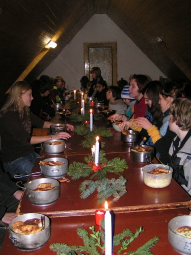 Před večeří.