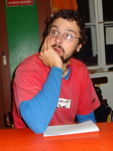 přemýšlivý