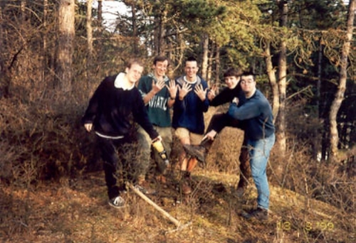 Zakopáno (1999)